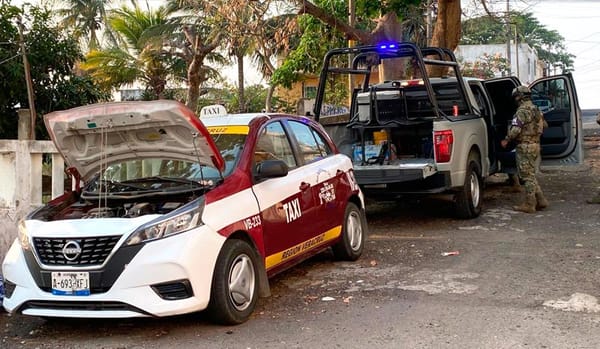 ¡LOCALIZAN EN EL MORRO TAXI CON REPORTE DE ROBO!