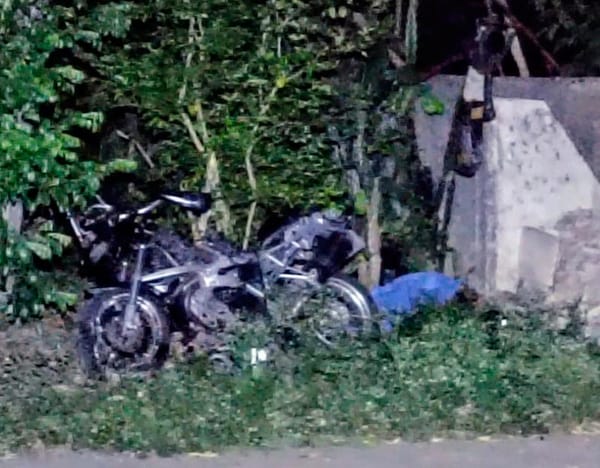 ¡FALLECE MOTOCICLISTA AL ESTRELLARSE CONTRA BARDA!