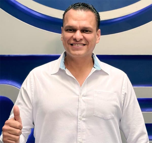 ¡TAVO ALMARAZ VA POR EL PAN EN MEDELLÍN!