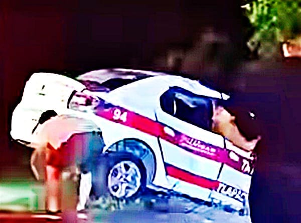 ¡TAXI PIERDE LA BRÚJULA Y CAYÓ A UN BARRANCO!