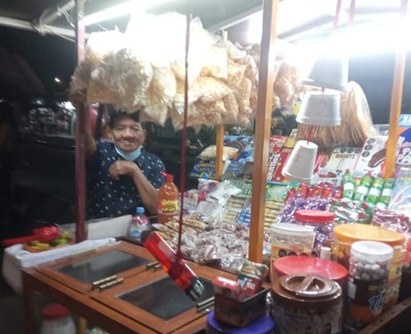 ¡ADIÓS A DON NETO! - *Se va con su carrito después de vender por 50 años en la escuela primaria Juan de la Luz Enríquez