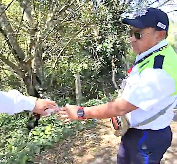 ¡CORREN A 3 AGENTES DE TRÁNSITO ESTATAL!