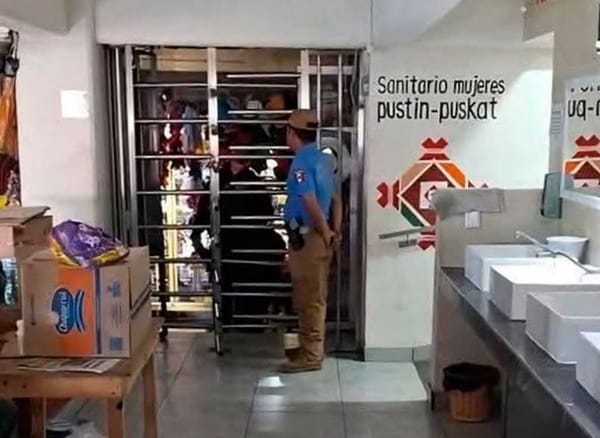 ¡ENCUENTRAN FETO EN EL BAÑO DEL MERCADO DE PAPANTLA!