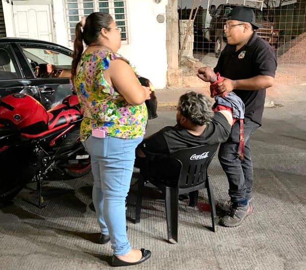 ¡IMPACTA A “JINETE DE ACERO” POR MANEJAR EN SENTIDO CONTRARIO!