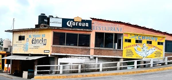 ¡ASESINAN A RESTAURANTERO! - FUE BALEADO POR DOS PISTOLEROS QUE SE FUGARON EN UNA MOTOCICLETA