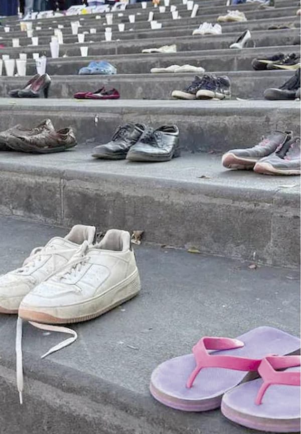 ¡LUTO NACIONAL POR TEUCHITLÁN! - PRENDEN VELAS EN EL ZÓCALO