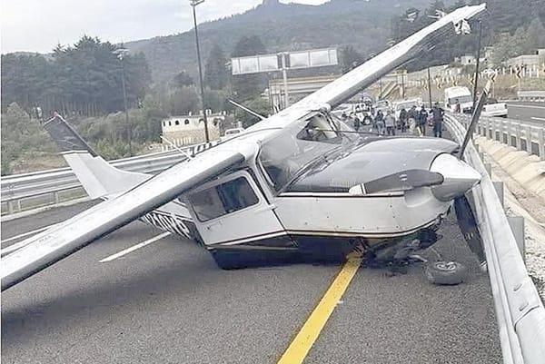 ¡ATERRIZA DE “PANZAZO”! - ESTRENA CARRETERA QUE INAUGURARÁ CSP