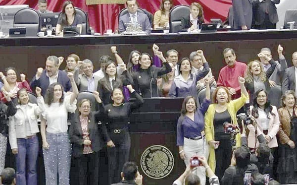 ¡NI CON REGAÑO DE SHEINBAUM LOS DIPUTADOS APRUEBAN SIN CAMBIOS LEY ANTINEPOTISMO!