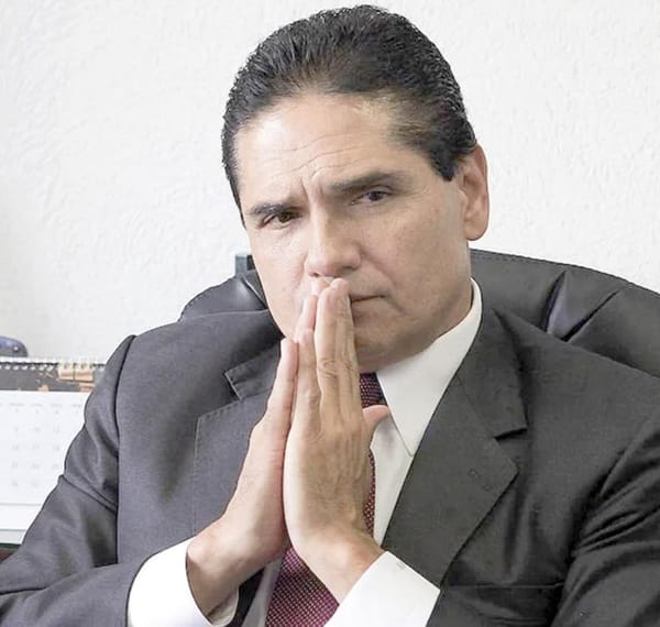 ¡SILVANO AUREOLES, PRÓFUGO; LE IMPUTAN UN DESVÍO DE 5 MIL MDP!