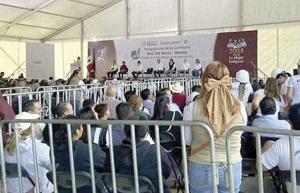 ¡APAPACHA SHEINBAUM A LOS MAESTROS!