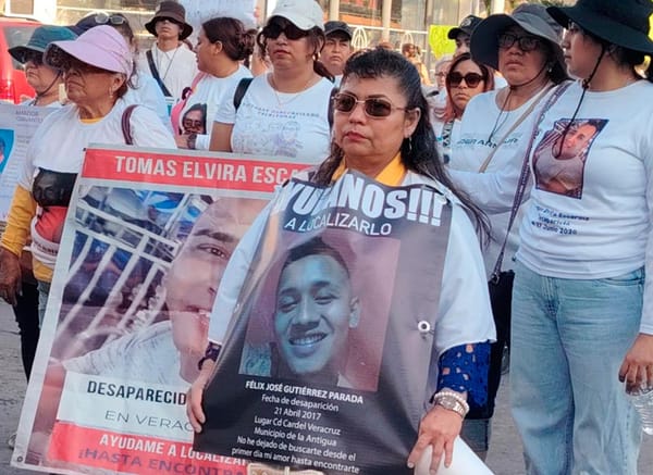 ¡COLECTIVOS SALEN A PROTESTAR! - *“TOMAN” EL CENTRO HISTÓRICO POR TEUCHITLÁN