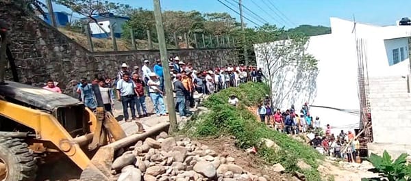 ¡OBRERO MUERE SEPULTADO EN DERRUMBE!