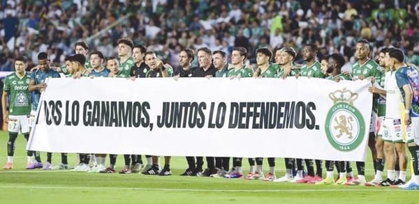 ¡PROTESTA LEÓN CON MANTA TRAS EXCLUSIÓN DEL MUNDIAL DE CLUBES!