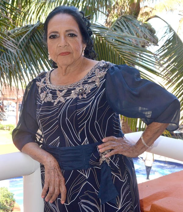 MUCHAS FELICIDADES PARA LA SEÑORA ÁNGELA GONZÁLEZ HERNÁNDEZ