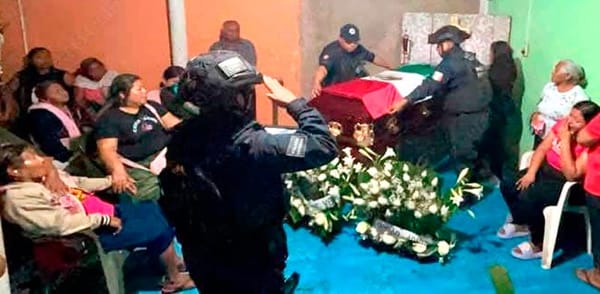 ¡ARRIBA A OTEAPAN, ANAYELI LA POLICÍA ASESINADA EN EMBOSCADA!