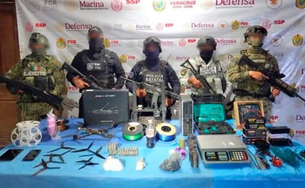¡ASEGURAN MATERIAL EXPLOSIVO EN UN CATEO EN PAPANTLA!