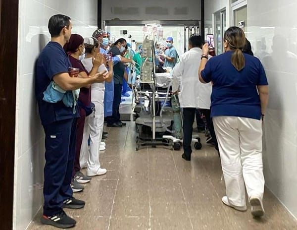 ¡HEROÍNA DONANTE! - APLAUSOS