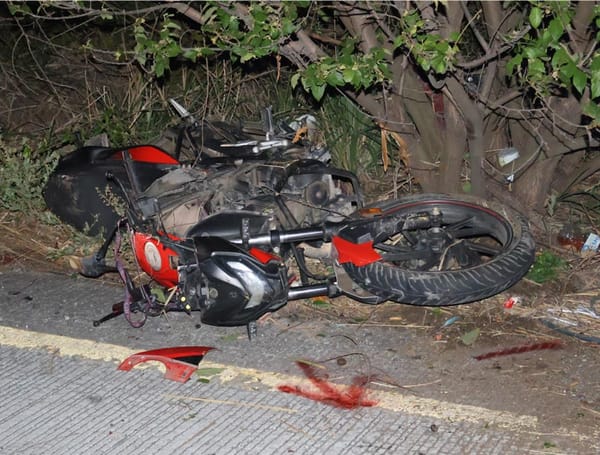 ¡JOVEN MUERE EN MOTOCICLETAZO!