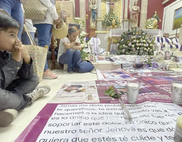 ¡CIENTOS MARCHAN Y ORAN POR LAS VÍCTIMAS DE TEUCHITLÁN! - JORNADA DE ORACION Y PROTESTAS