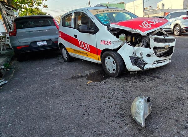 ¡TAXISTA PROVOCA CARAMBOLAZO!