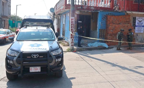 ¡TERMINA DE ACOMODAR LADRILLOS Y SE VA AL CIELO!