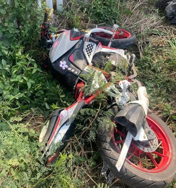 ¡‘JINETE DE ACERO’ SALE VOLANDO DE LA CARRETERA!