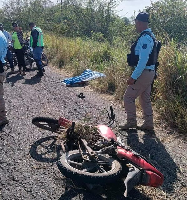 ¡PIERDE LA VIDA EN MOTOCICLETAZO!