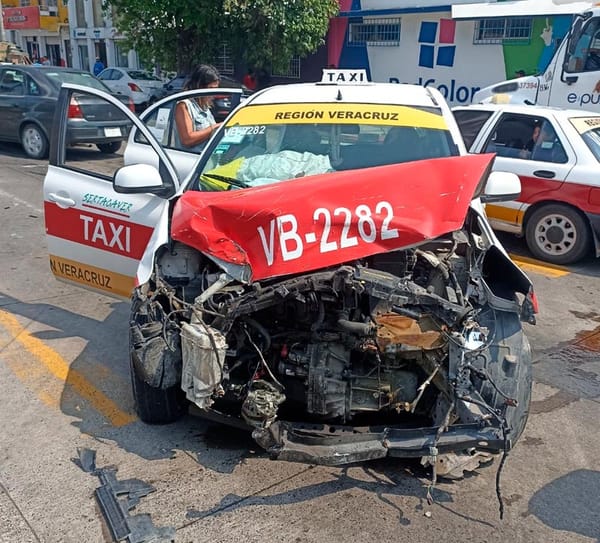 ¡SE DESBARATA TAXI EN ENCONTRONAZO!