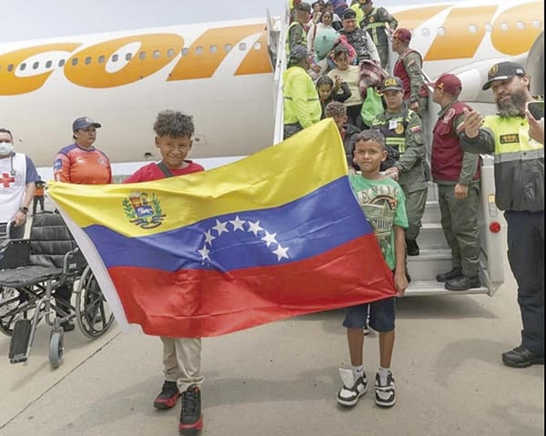 ¡LLEGA A VENEZUELA UN AVIÓN CON 311 REPATRIADOS DE EU, PROVENIENTE DE MÉXICO!