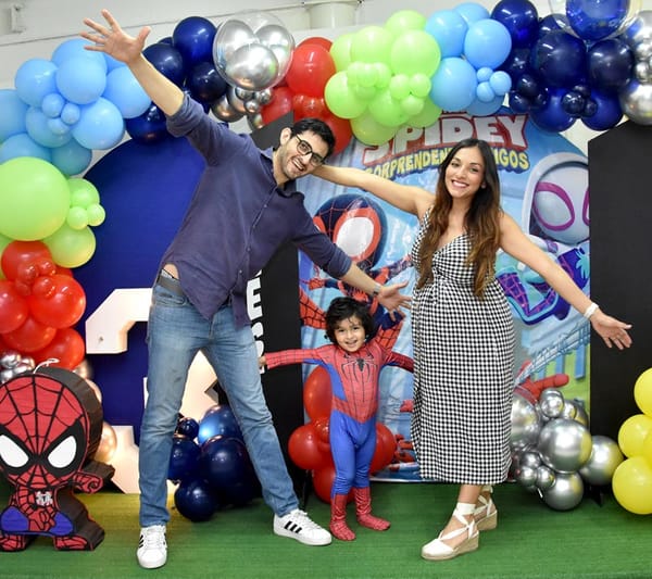 SPIDERMAN EN SU FIESTA DE ANIVERSARIO!
