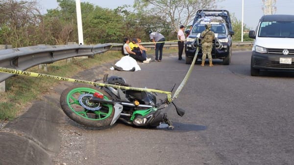 ¡JOVEN MOTOCICLISTA MUERE TRAS ACCIDENTE EN EL NUEVO VERACRUZ!