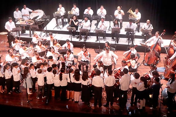 “EL COMIENZO DE LA HISTORIA”… CON AGRUPACIONES DE LA EMBA