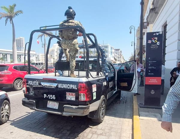 ¡CAPTURAN A VÁNDALO QUE SE ESCONDIÓ EN LOS BAÑOS DEL REGISTRO CIVIL!