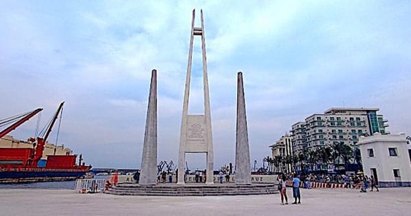 ¡LA PLAZA DEL HEROISMO MEDIO ABIERTA!