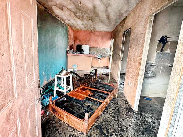 ¡DEPARTAMENTO QUEDA REDUCIDO A CENIZAS POR VORAZ INCENDIO!