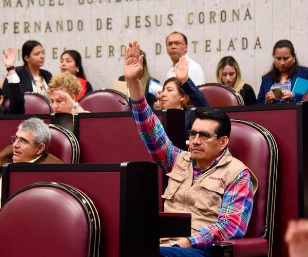 ¡SE REPARTEN LAS COMISIONES DE INDIRA Y BERTHA!