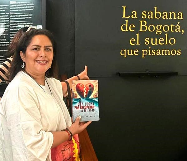 ¡VERACRUZANA PRESENTA LIBRO EN COLOMBIA!