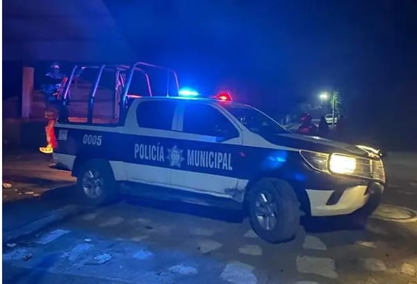 ¡DOS MUERTOS EN EMBOSCADA! - CHECADOR DE TAXIS Y SU PRIMA FUERON ASESINADOS A BALAZOS