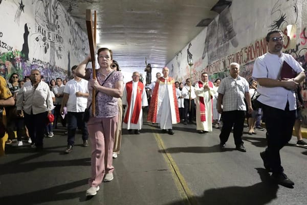 ¡‘NO  SE SIENTAN SOLOS’! - A REZAR