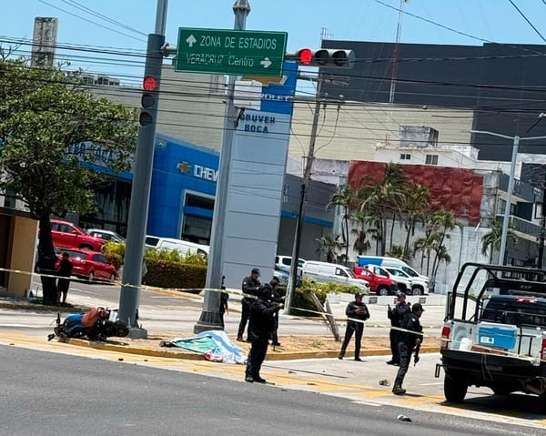 ¡PATRULLA MATO A MOTOCICLISTA! - EL VEHÍCULO DE LA SSP SE PASO EL SEMÁFORO EN ROJO EN LA AVENIDA COSTA VERDE