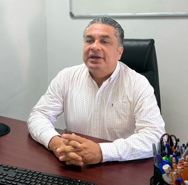 ¡Y HABEMUS MAGISTRADO! - * Llega Gilberto Constituyentes