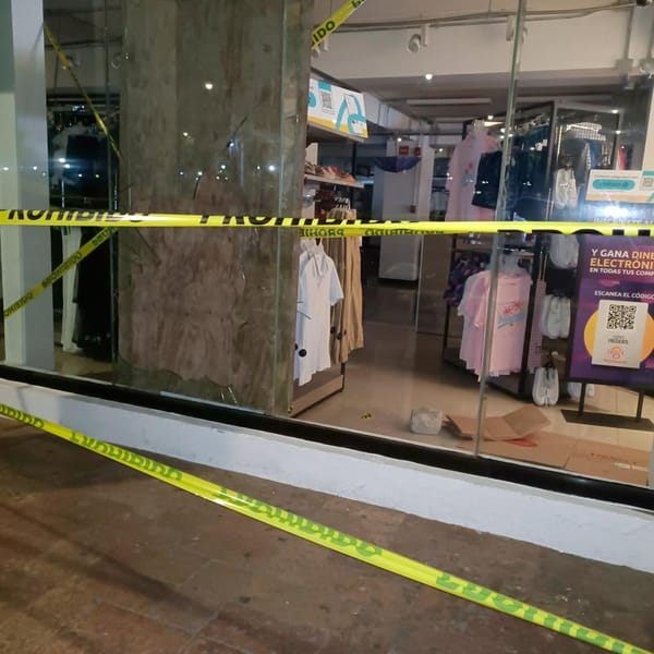 ¡VANDALIZAN Y ROBAN EN LA TIENDA DEL SOL!