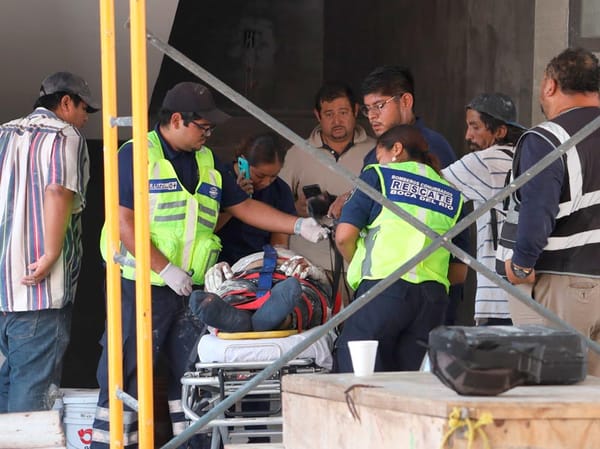 ¡ALBAÑIL CAE DE ANDAMIO Y SE VA AL CIELO!