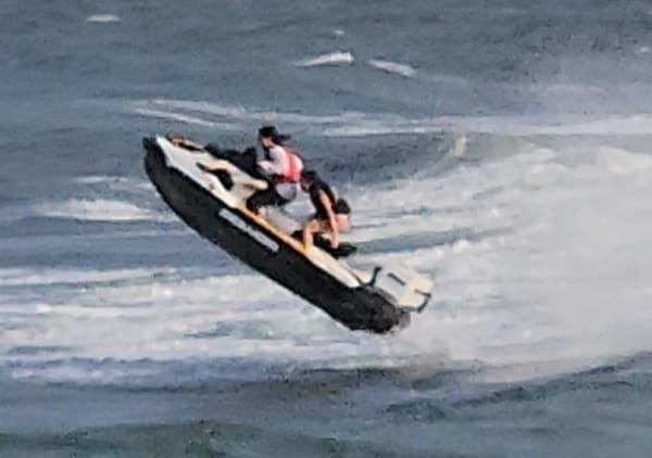 ¡SIN CONTROL MOTOS ACUÁTICAS!