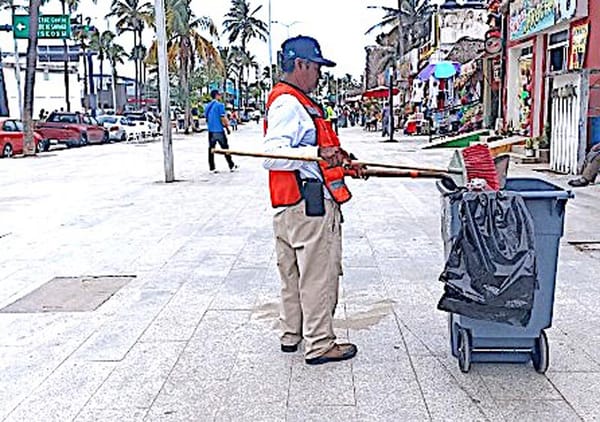 ¡HASTA MÁS DE 60 TONELADAS DE BASURA  RECOLECTAN AL DÍA!