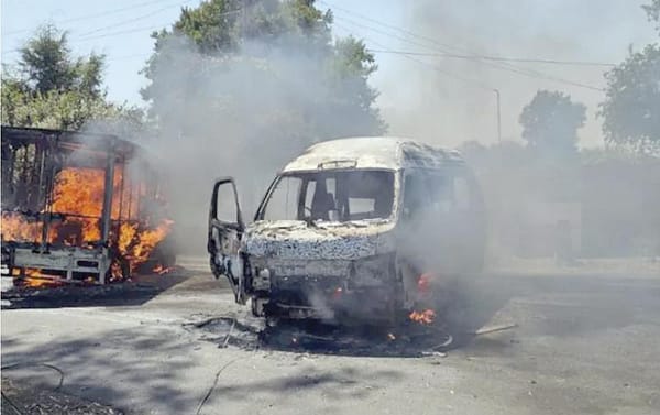 ¡LA VIOLENCIA EN MICHOACÁN SE EXTIENDE A GUANAJUATO Y JALISCO! - BLOQUEOS CON VEHÍCULOS INCENDIADOS