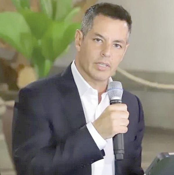 ¡ME QUEDO EN MORENA!