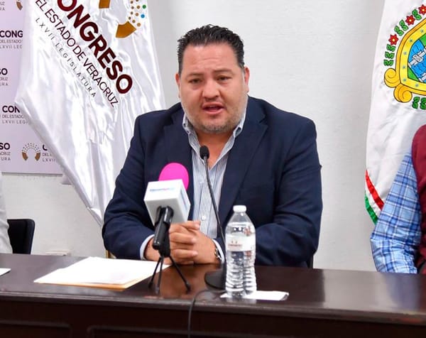 ¡SE PARTE EL PT! - * Se va un diputado local a MORENA