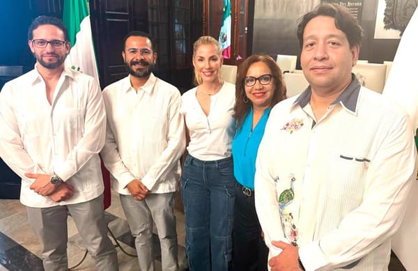 ¡LES ECHAN LA MANO! - *Le dan el sí a descuentos en impuestos sobre traslado de dominio