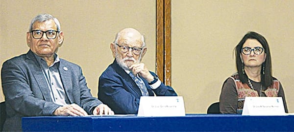 ¡PINTA FEO CRISIS HÍDRICA! - *El biólogo Sarukhán dio conferencia